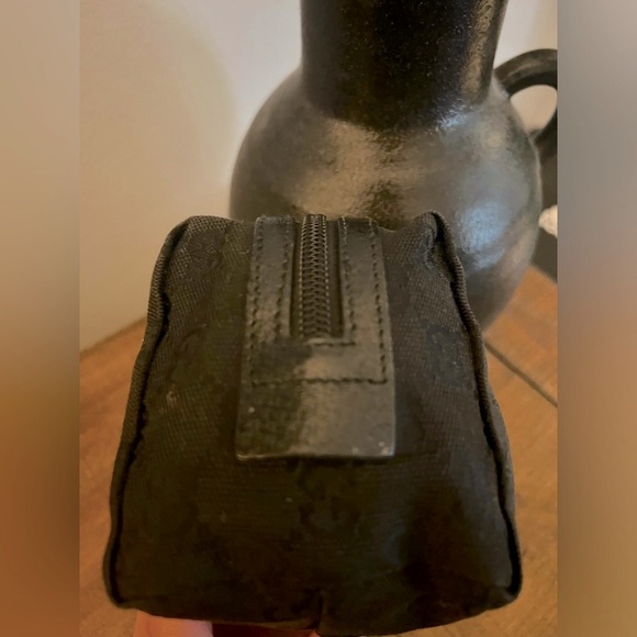 Gucci CC Canvas Pouch - Picture 5 of 10